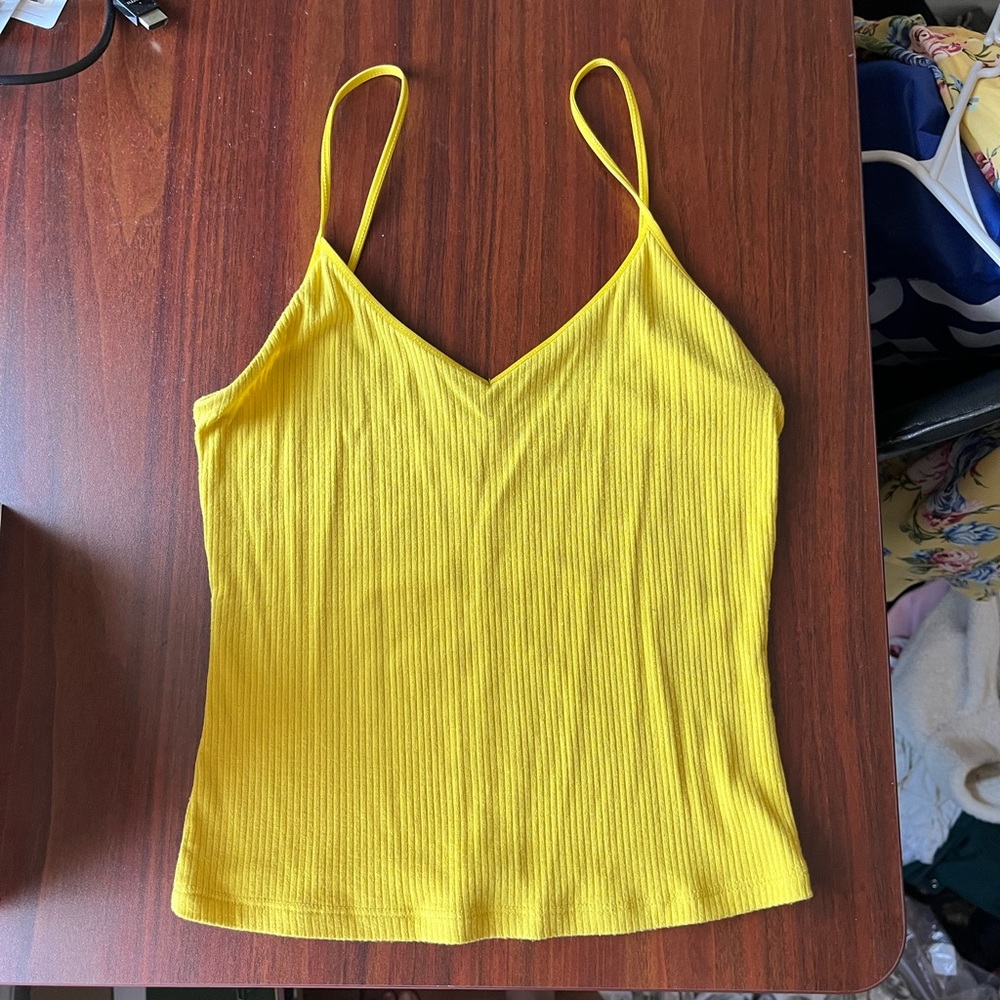 Aritzia Wilfred Free Yellow Tank Small